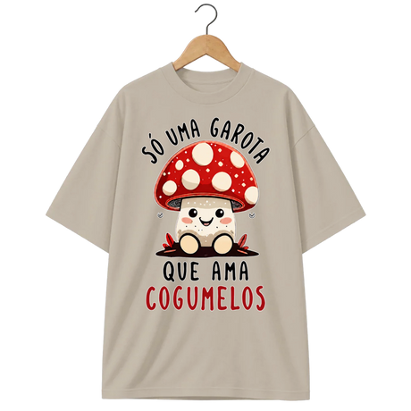 Camiseta Oversized Garota Cogumelo