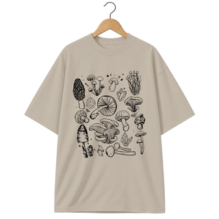 Camiseta Oversized Ilustração Botânica de Cogumelos