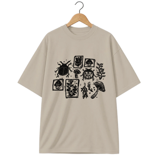 Camiseta Oversized Cogumelo Insetos e Chapéus