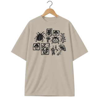 Camiseta Oversized Cogumelo Insetos e Chapéus